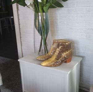 Men's dress & casual shoes